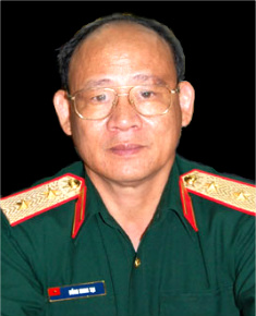 Trung tướng; GS.TS Đồng Minh Tại 