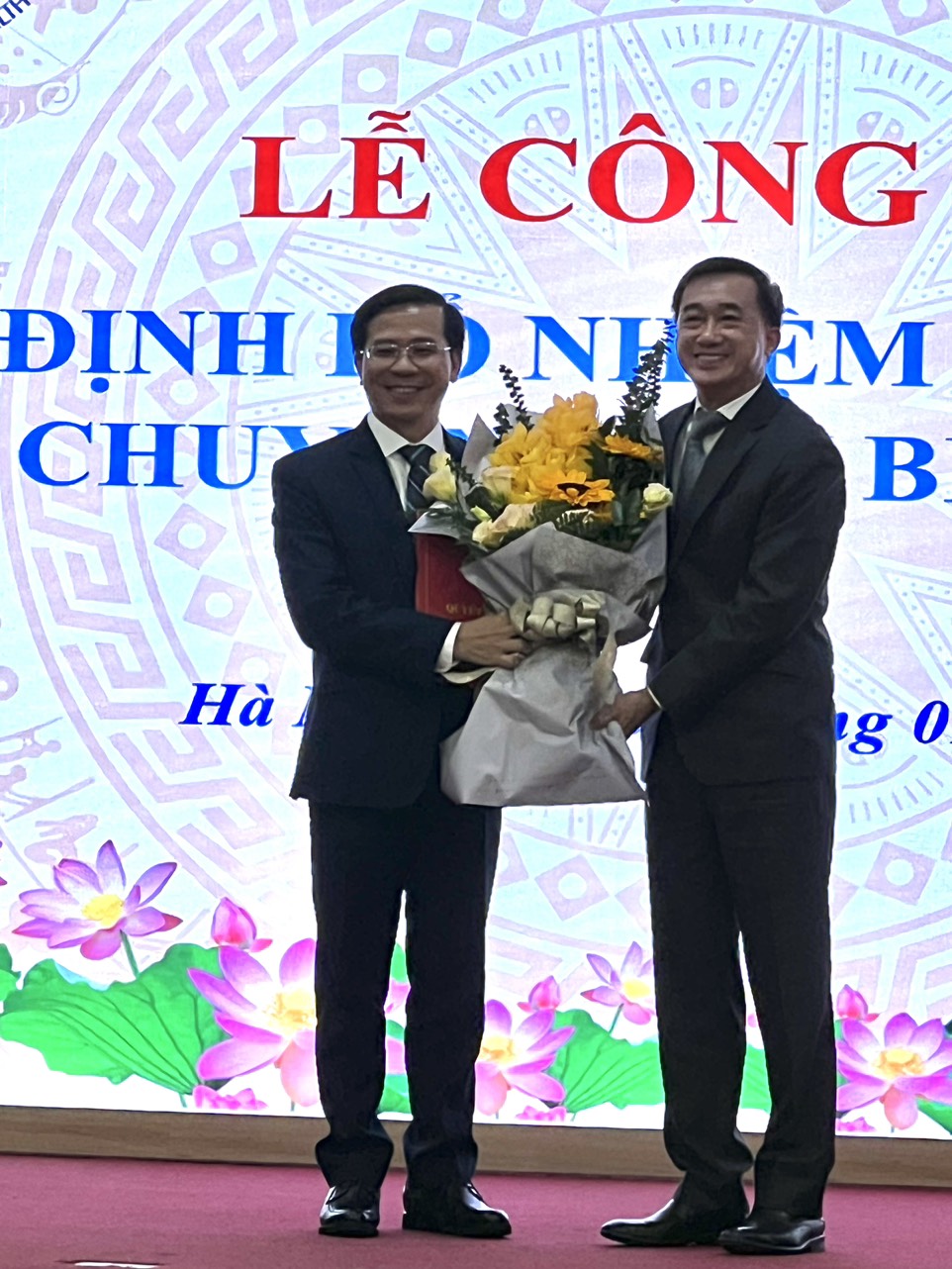 Chúc mừng PGS.TS Vũ Văn Giáp được vinh dự giữ chức PGĐ Bệnh viện Bạch Mai- Niềm tự hào của quê hượng và của Hội KHBG tại Hà Nội 